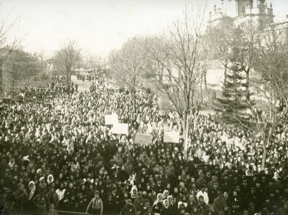 Мітинг на Святоюрській площі 20 жовтня 1918 року. З колекції Степана Гайдучка