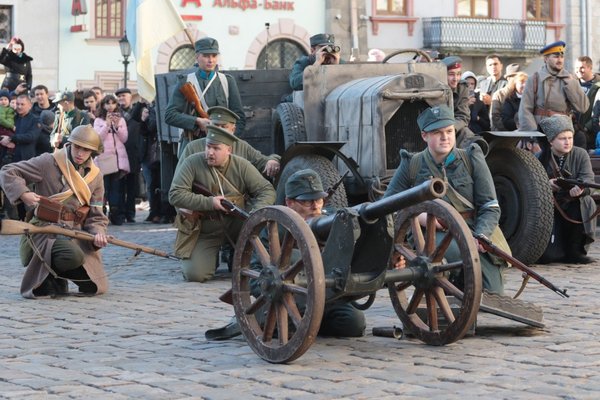 Історичні реконструкції боїв листопада 1918 року. Фото: Історична правда