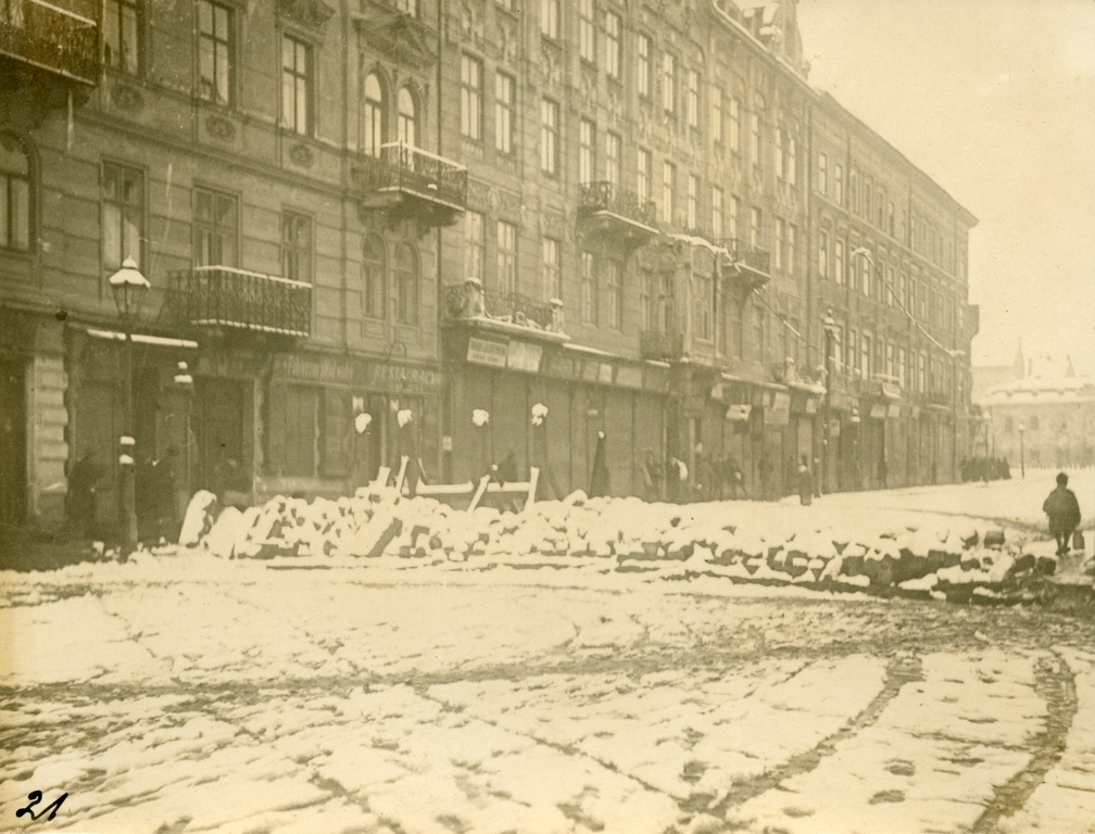 Barricade on present-day Horodotska street