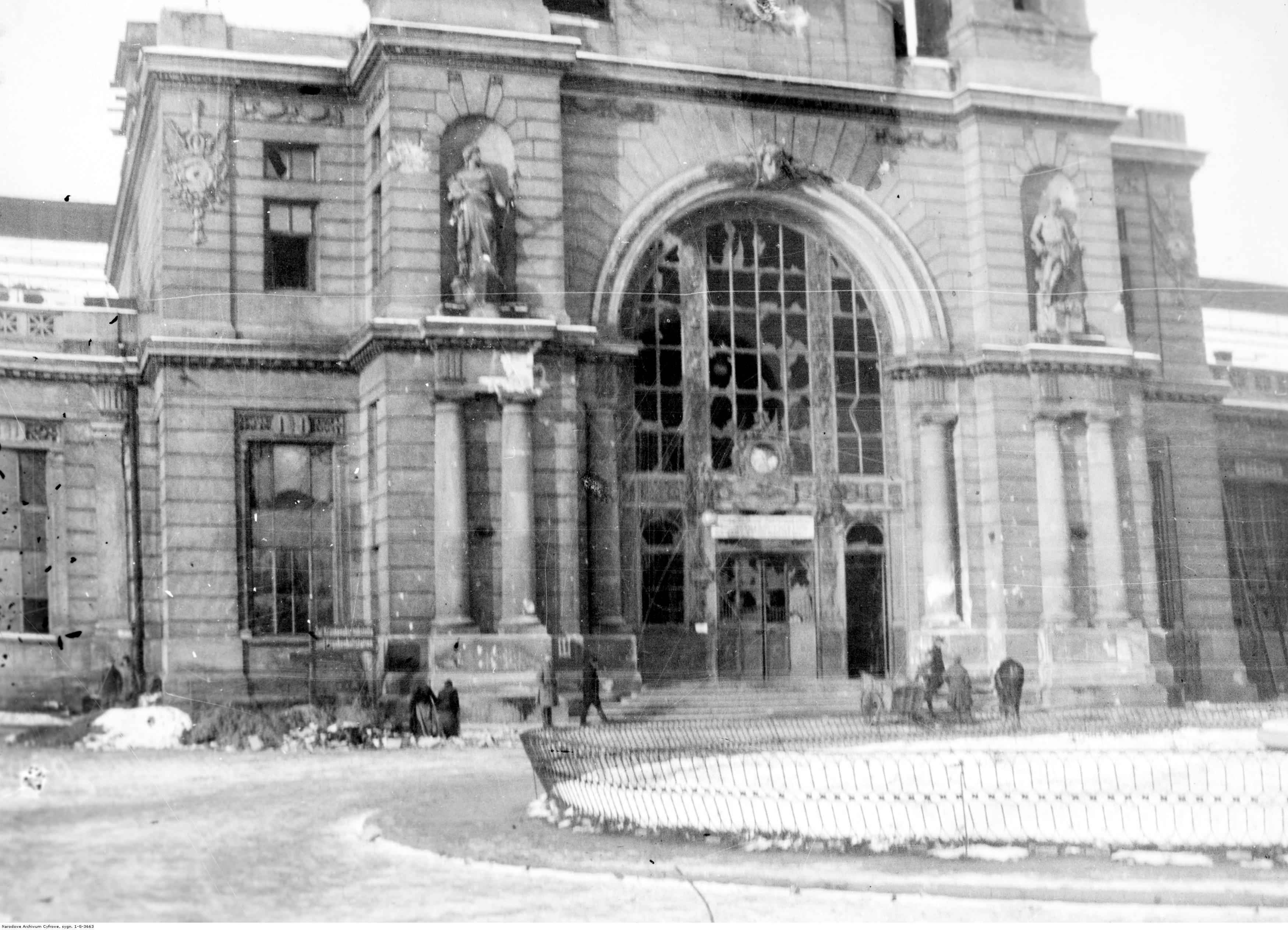 State of the railway station after the battles on November 3-4. Source: NArodowe Archiwum Cyfrowe