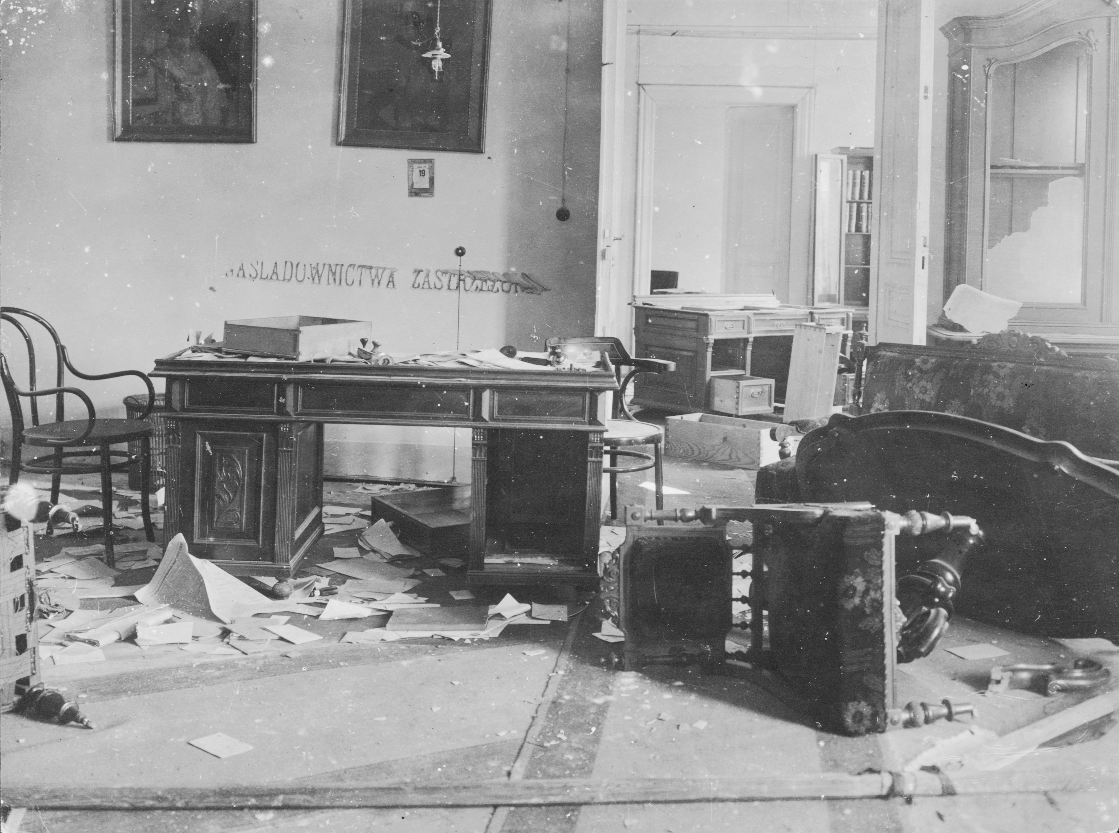 Office of the Police Director Reinländer after the events in November 1918